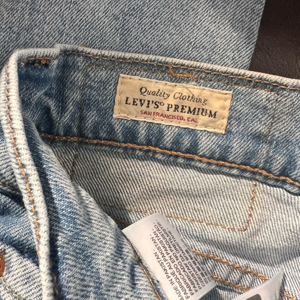 Levi's Classic Blue Straight Leg Jeans - Picture 3 of 5